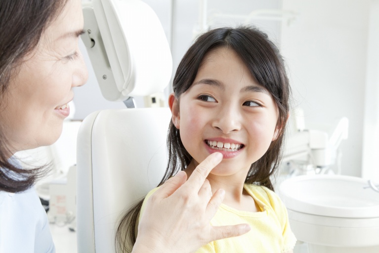 乳歯から永久歯の生え変わり